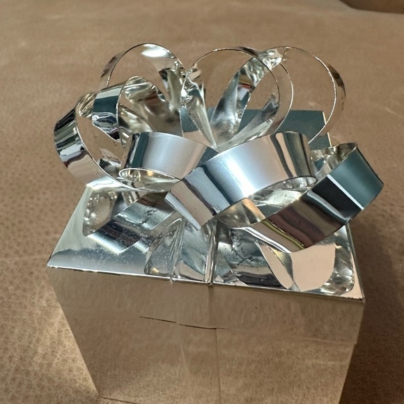 Brass Gift Box Present Christmas Decor / Storage Solid Heavy 3D Opens - Picture 11 of 11